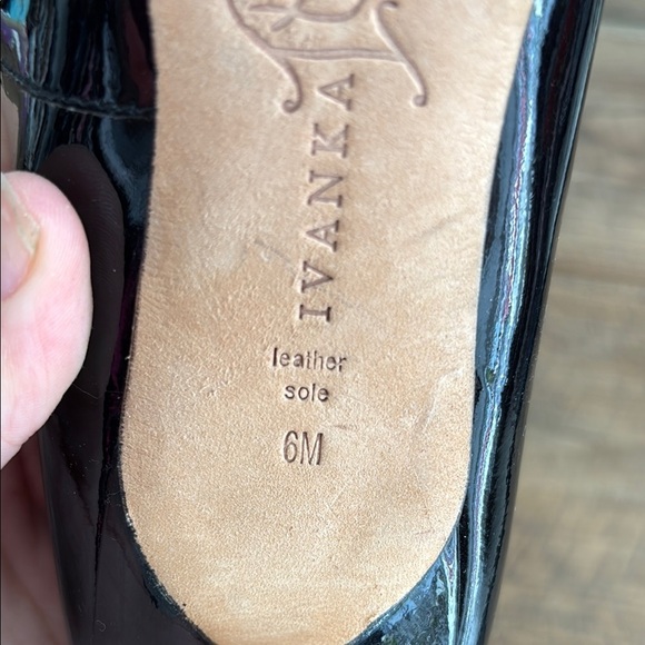 Ivanka Trump Black Heels Classic Pointed-Toe Pumps - Picture 7 of 8